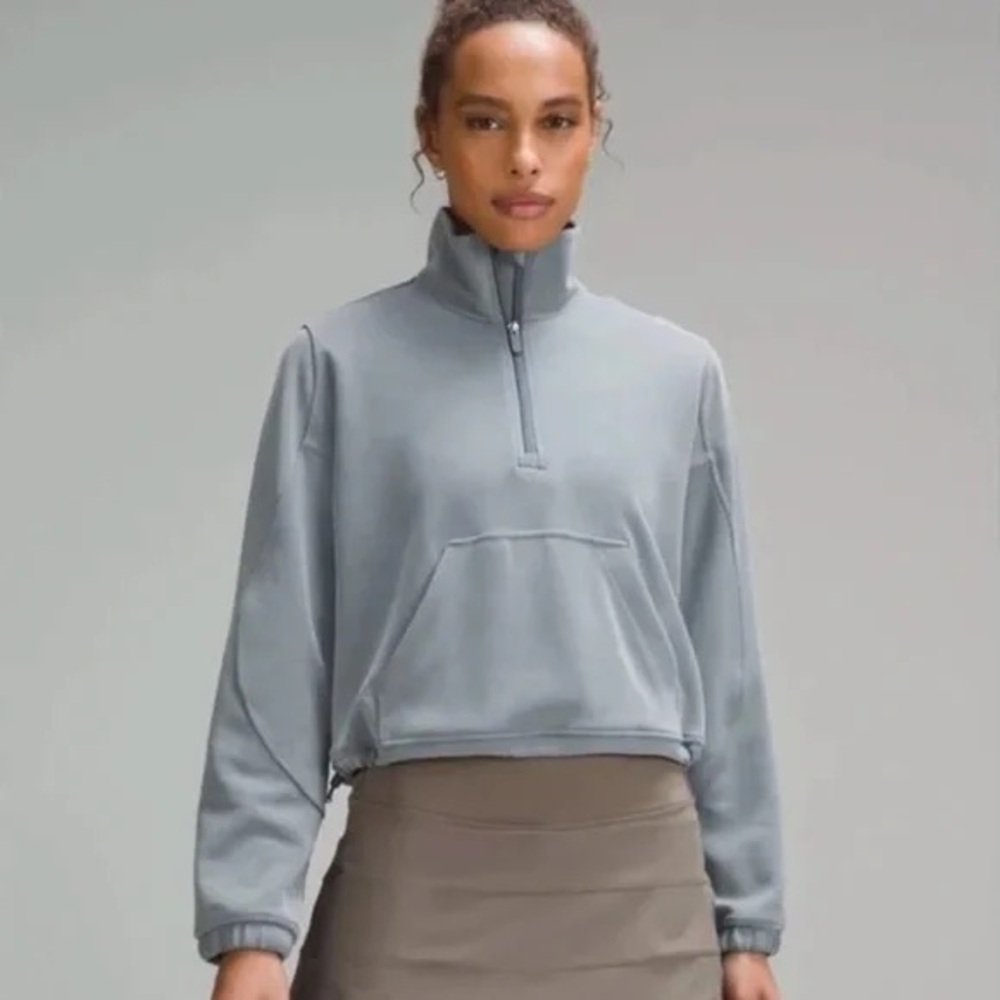 Lululemon softstreme half zip pull over size 4 Belgian blue.